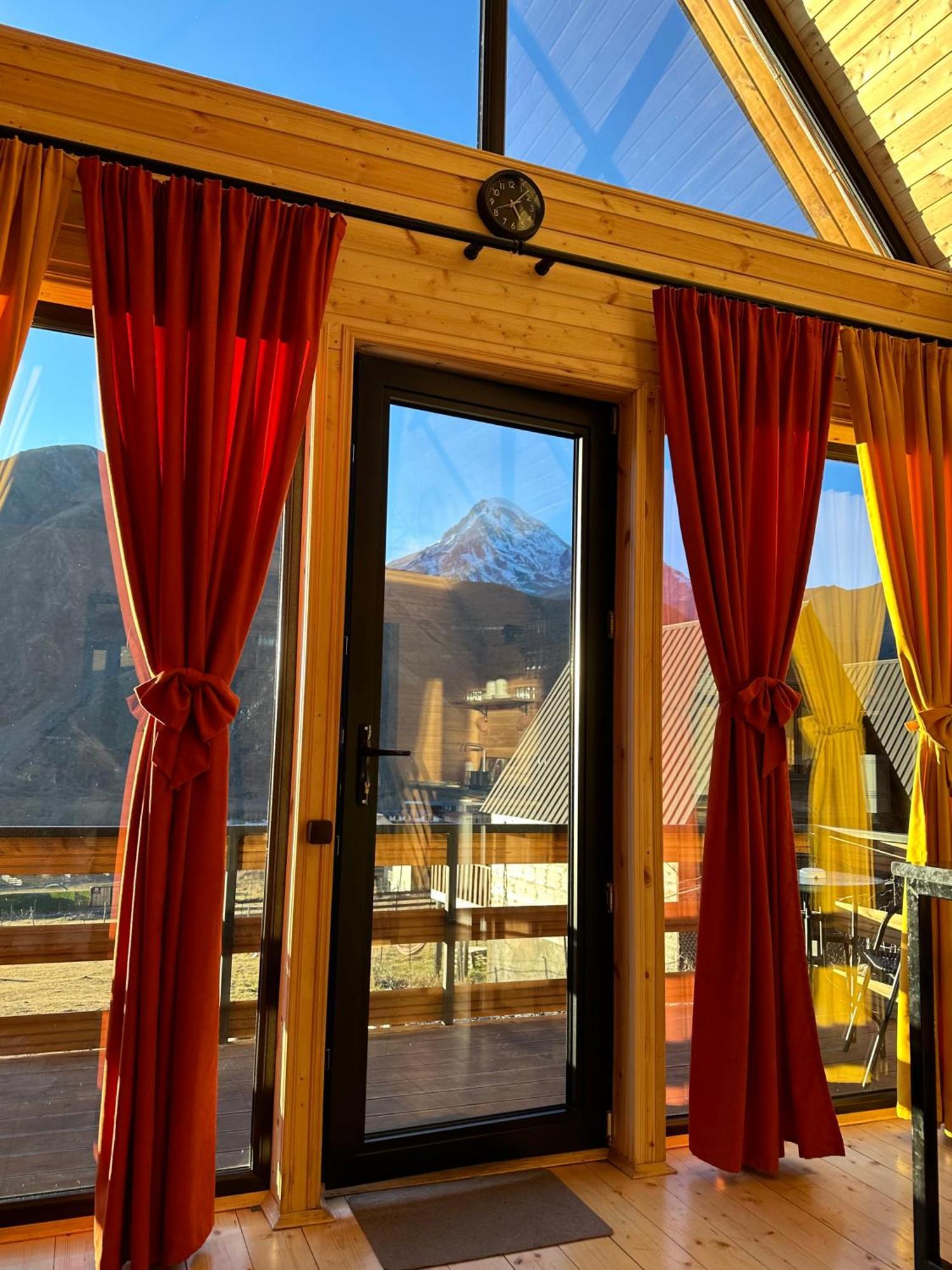 Kazbegi Inn Cottages Eksteriør bilde