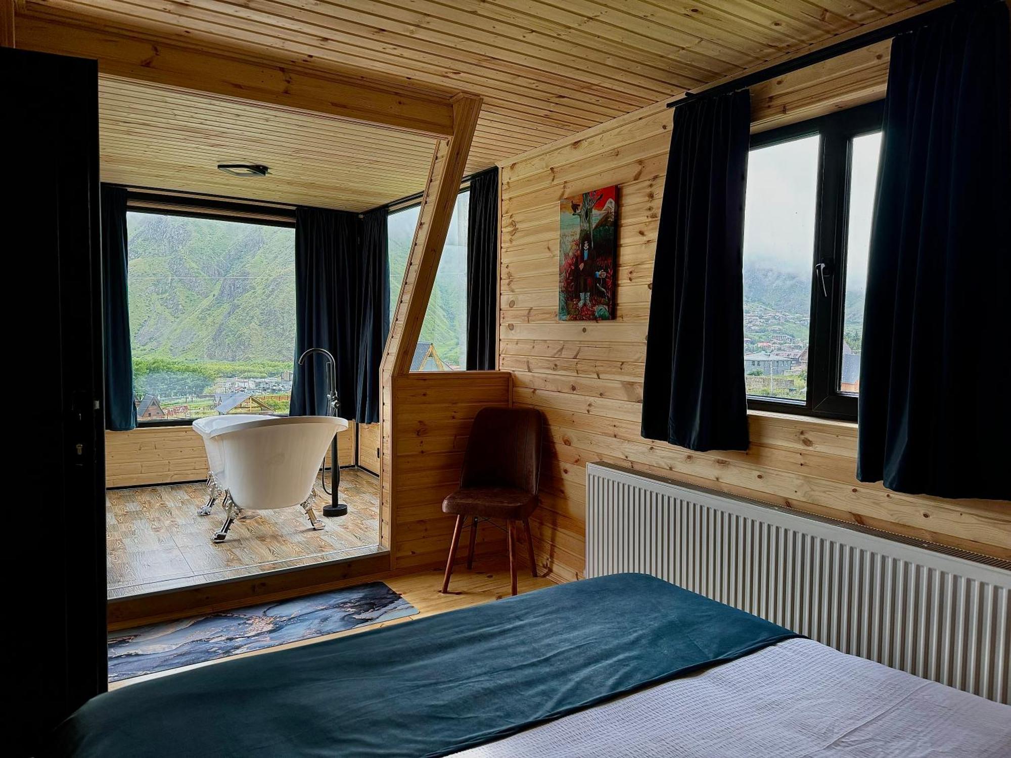 Kazbegi Inn Cottages Eksteriør bilde