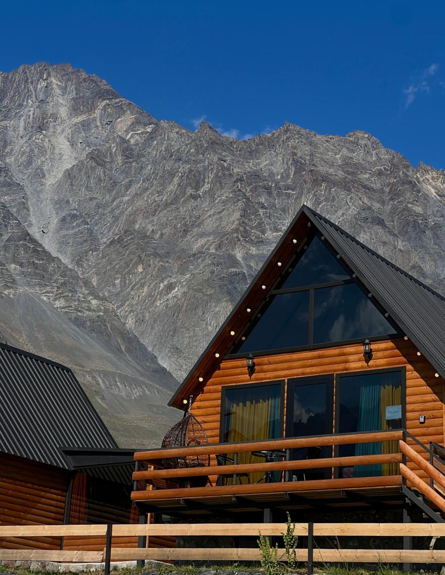 Kazbegi Inn Cottages Eksteriør bilde