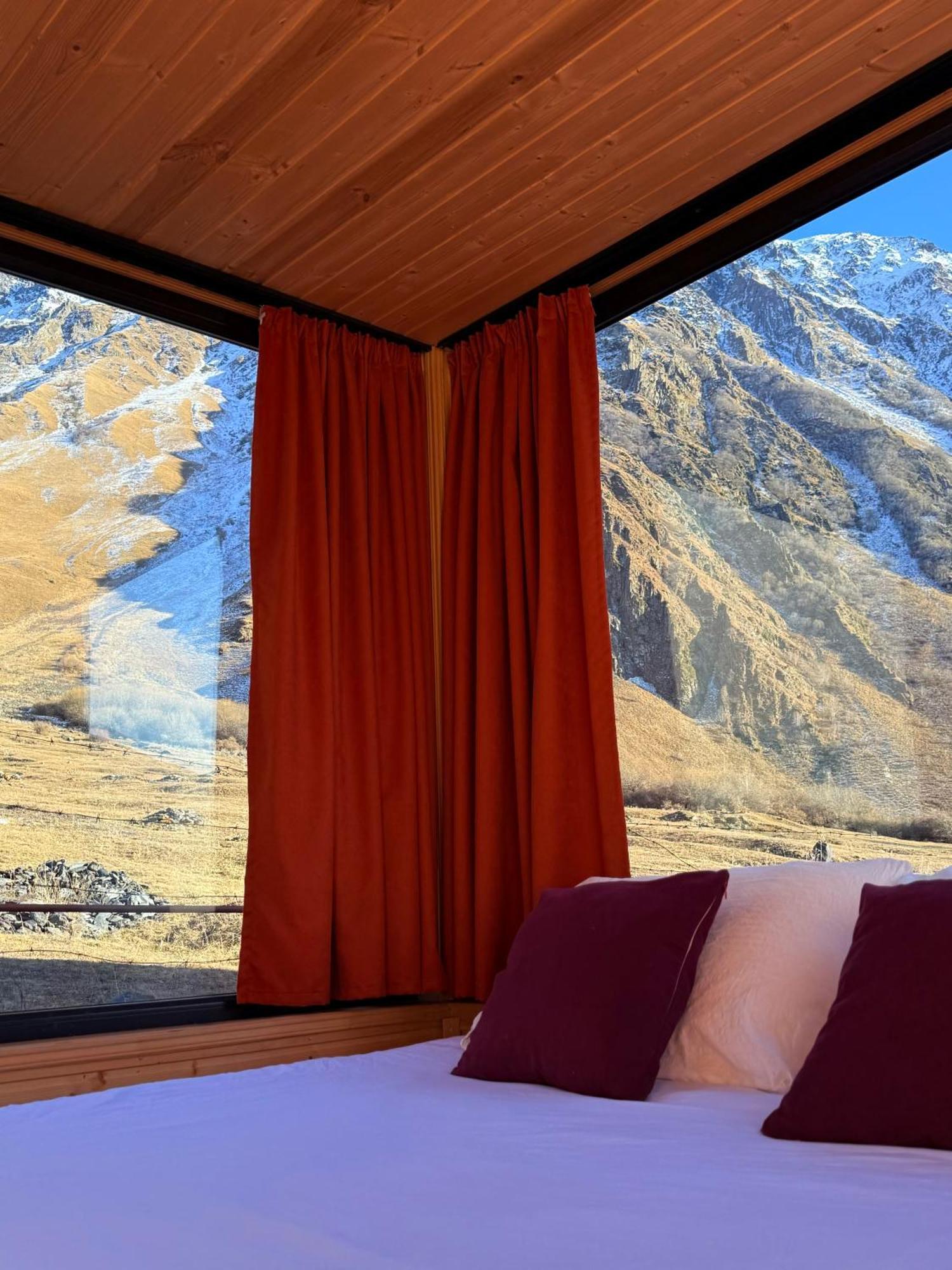 Kazbegi Inn Cottages Eksteriør bilde