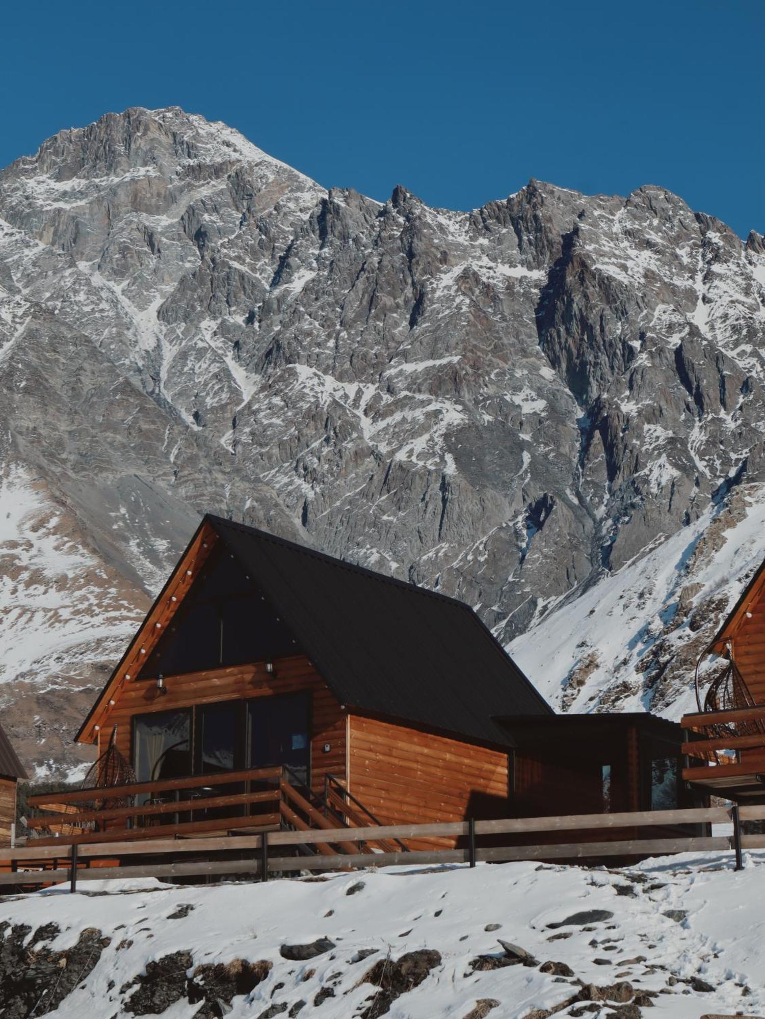 Kazbegi Inn Cottages Eksteriør bilde