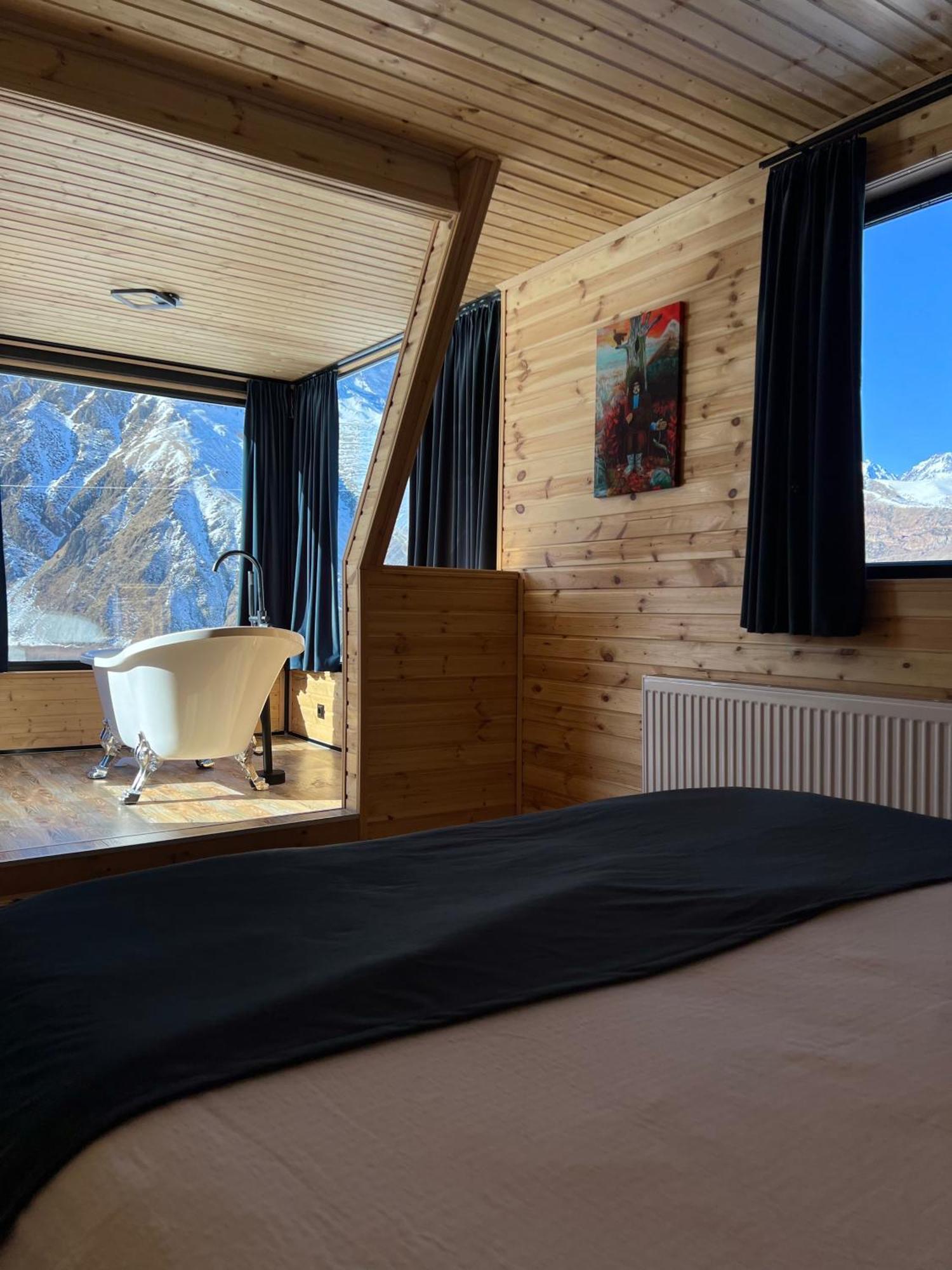 Kazbegi Inn Cottages Eksteriør bilde
